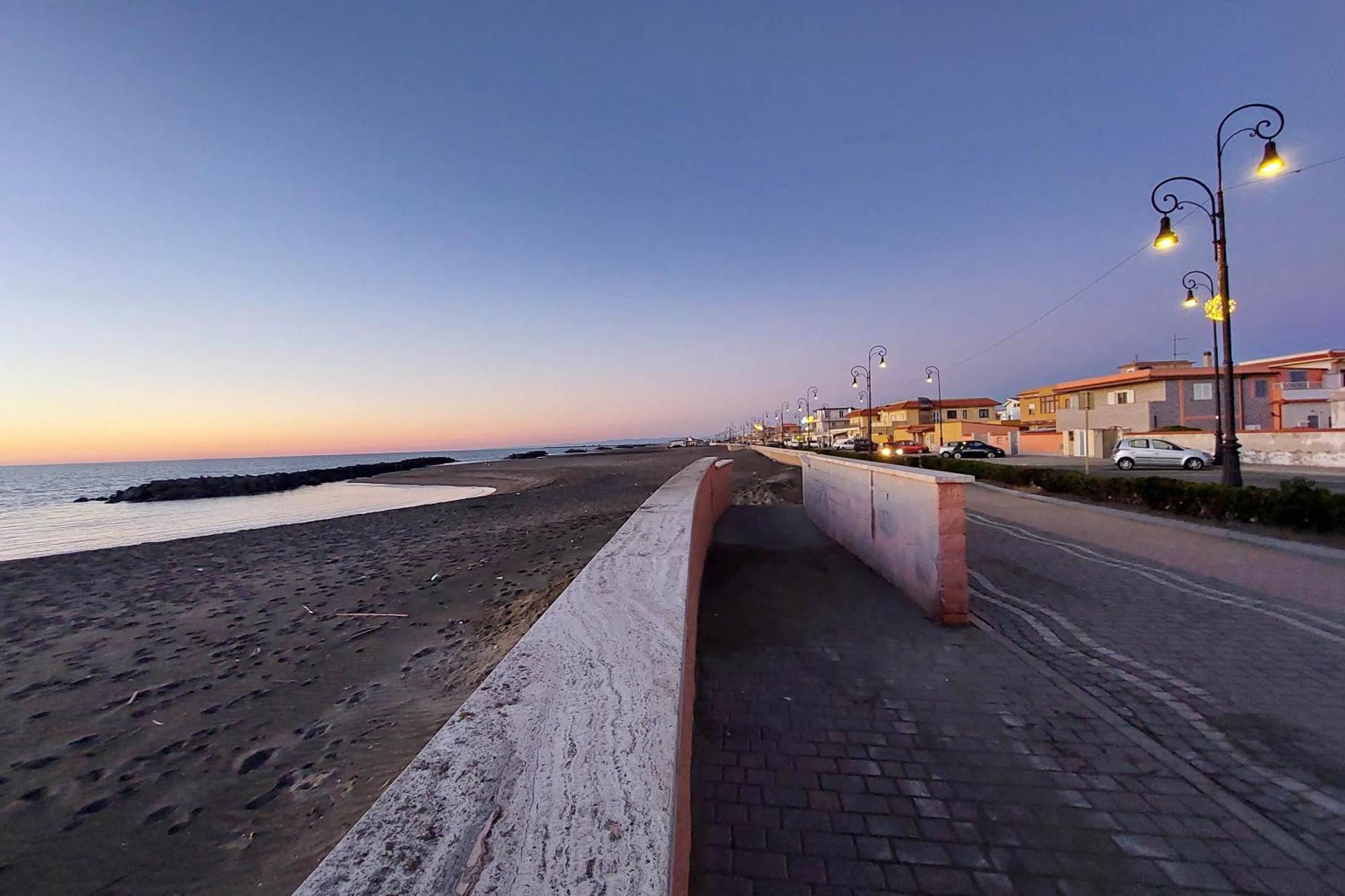Summer&Winter Home By The Sea Фьюмичино Экстерьер фото